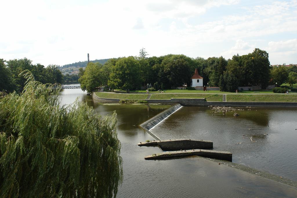 Hotel Pod Skalou Pisek  Bagian luar foto